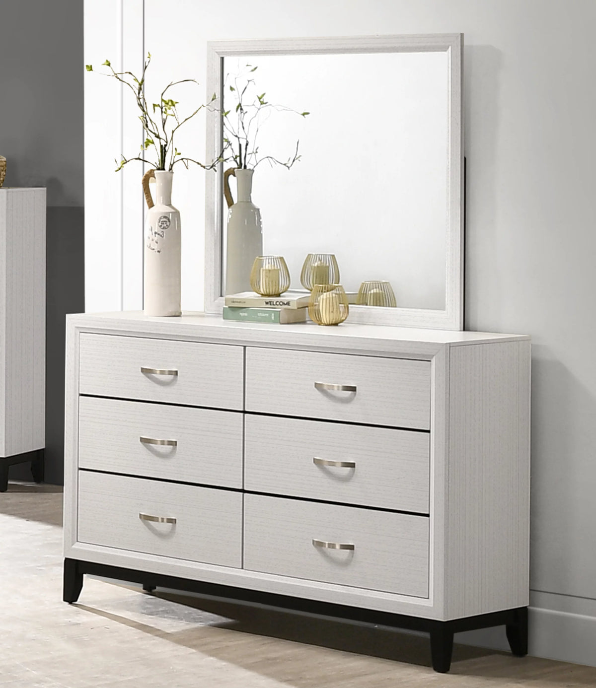 White Queen Bedroom Set with Dresser, Mirror, Night Stand B7732