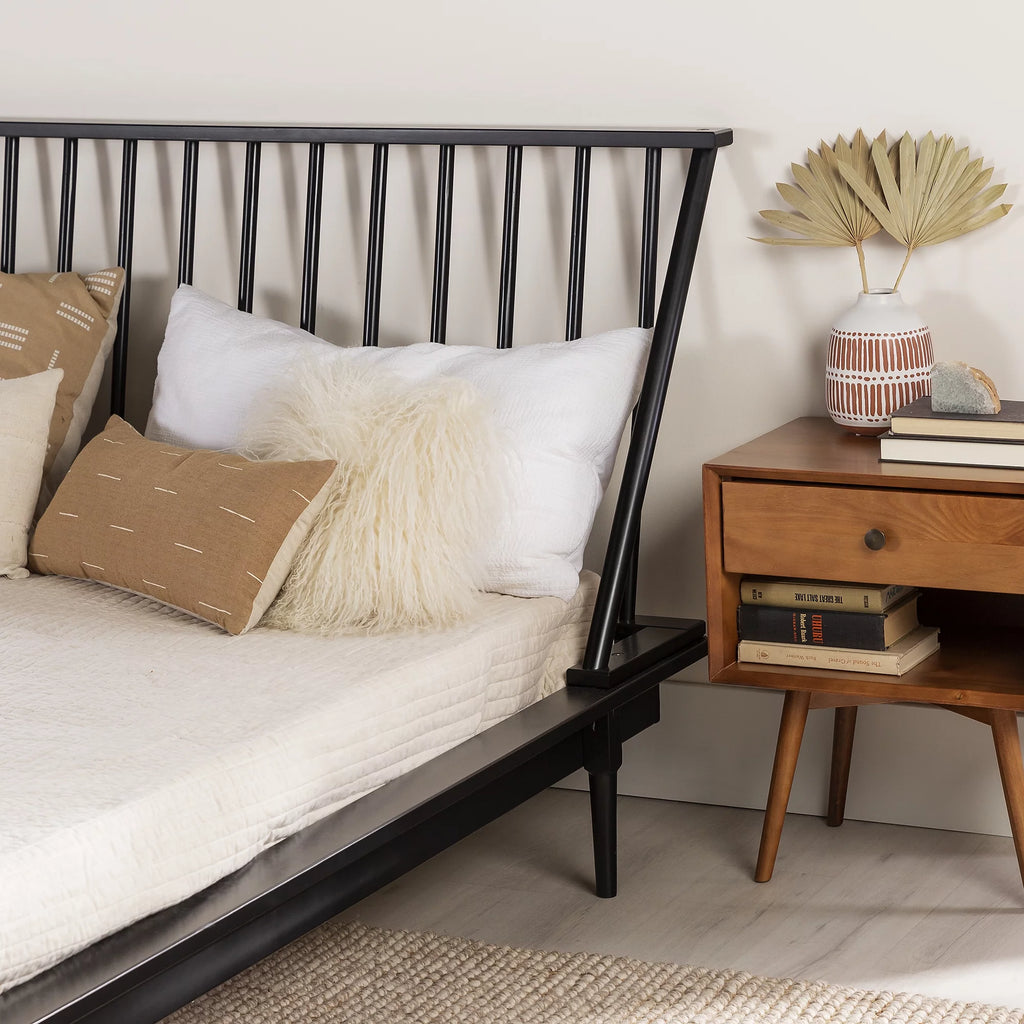 Queen Size Solid Wood Platform Bed C79054