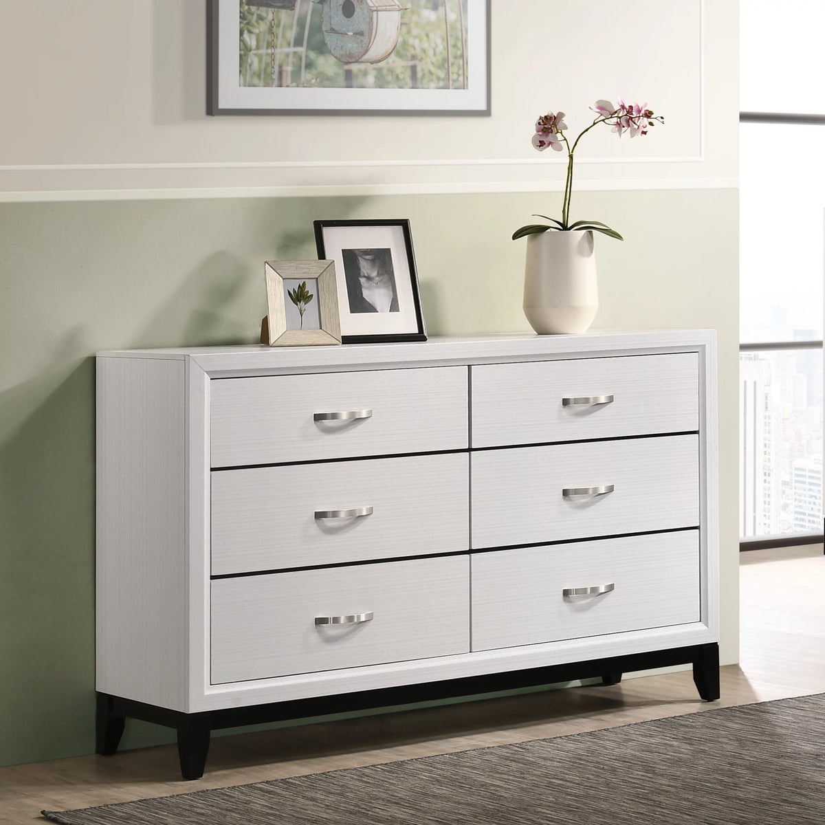 White Queen Bedroom Set with Dresser, Mirror, Night Stand B7732