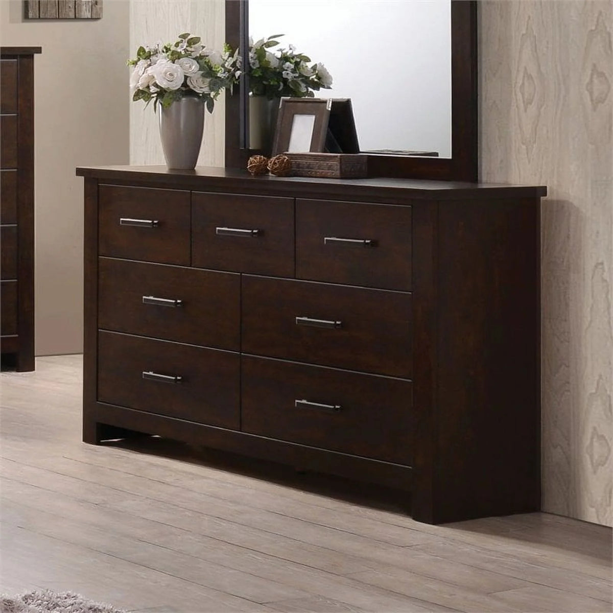 Mahogany Dresser Y805499