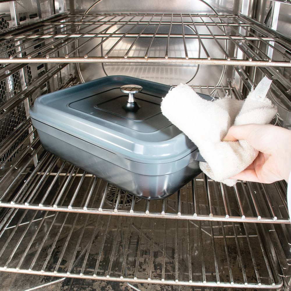 Lightweight Cast Aluminum Roaster Pan with Lid, 5 Quart, Gray G68149
