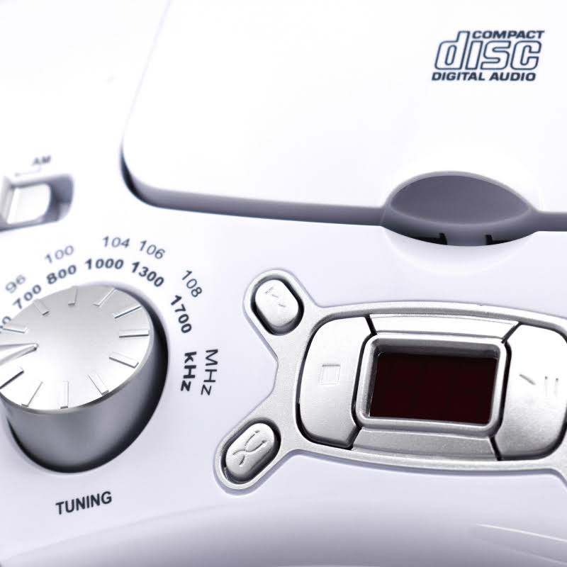 Portable CD Player with AM/FM Radio - Black E33102