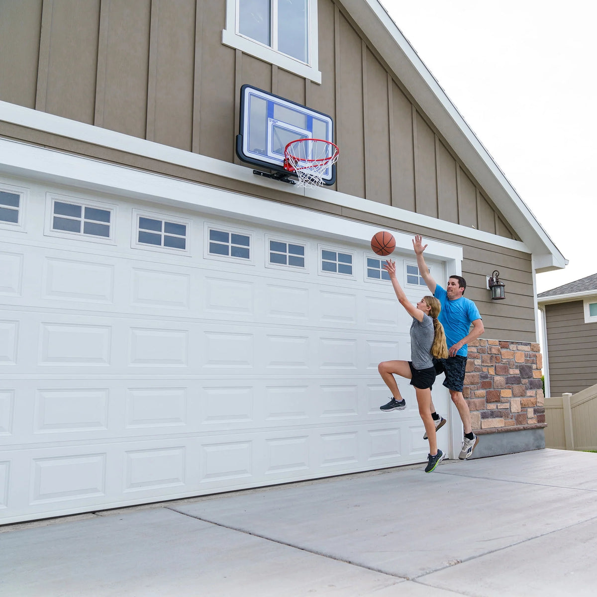44 inch Polycarbonate Basketball Backboard and Rim Combo E308