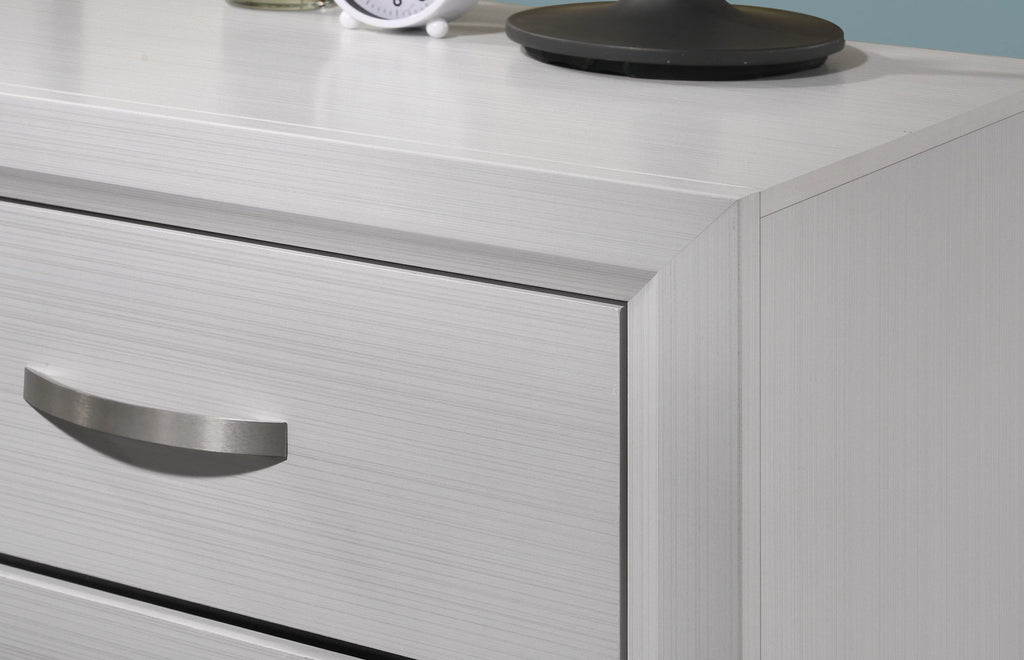 White Queen Bedroom Set with Dresser, Mirror, Night Stand B7732