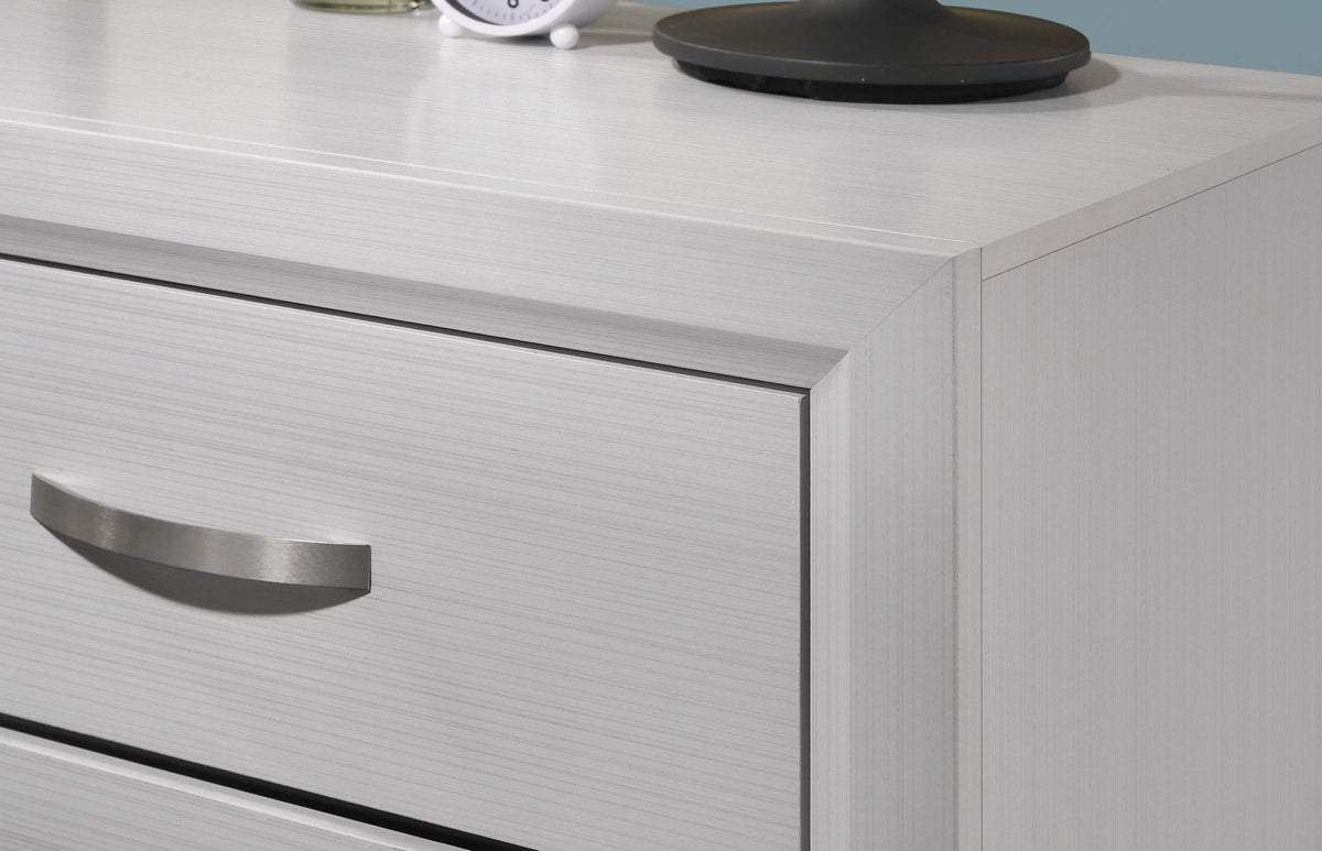White Queen Bedroom Set with Dresser, Mirror, Night Stand B7732