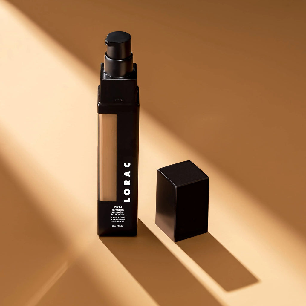 Lightweight Oil-Free Full Coverage Foundation G678906