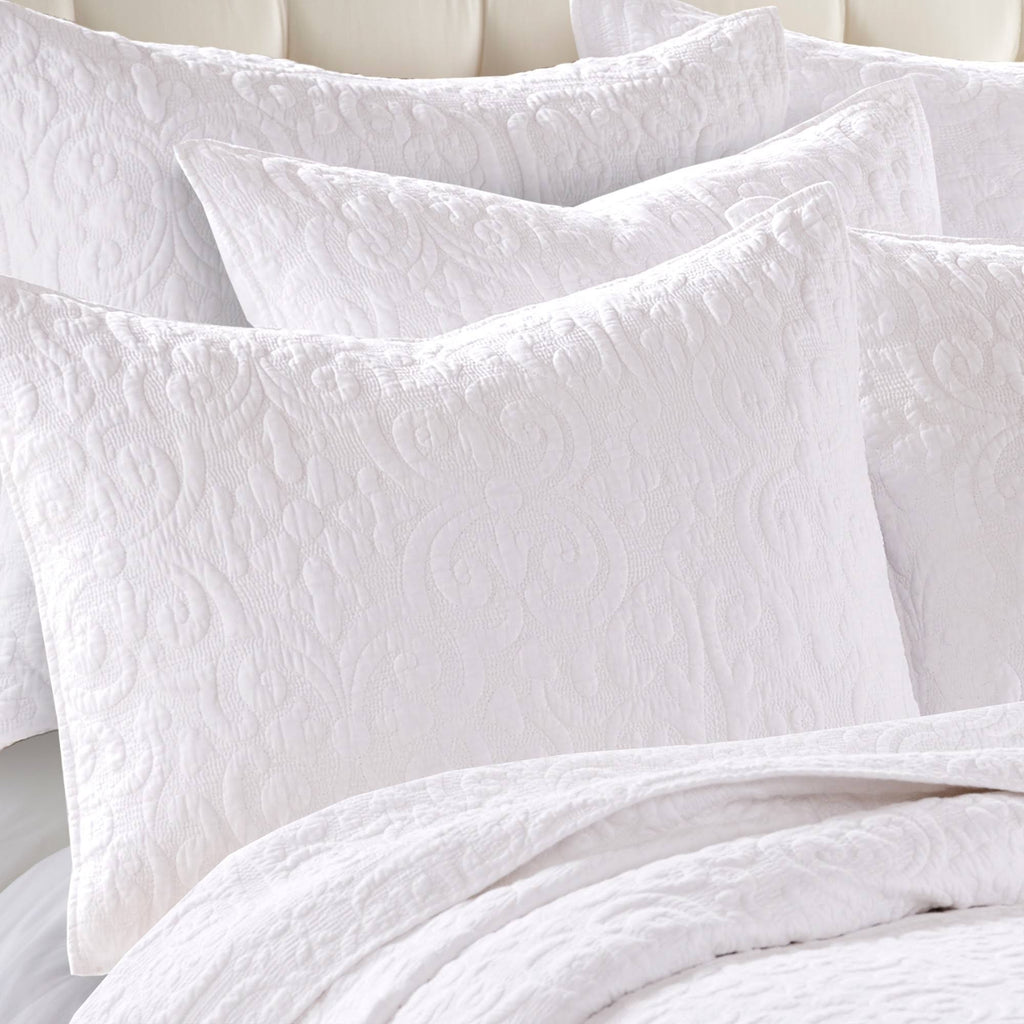 White Reversible King Quilt S9681