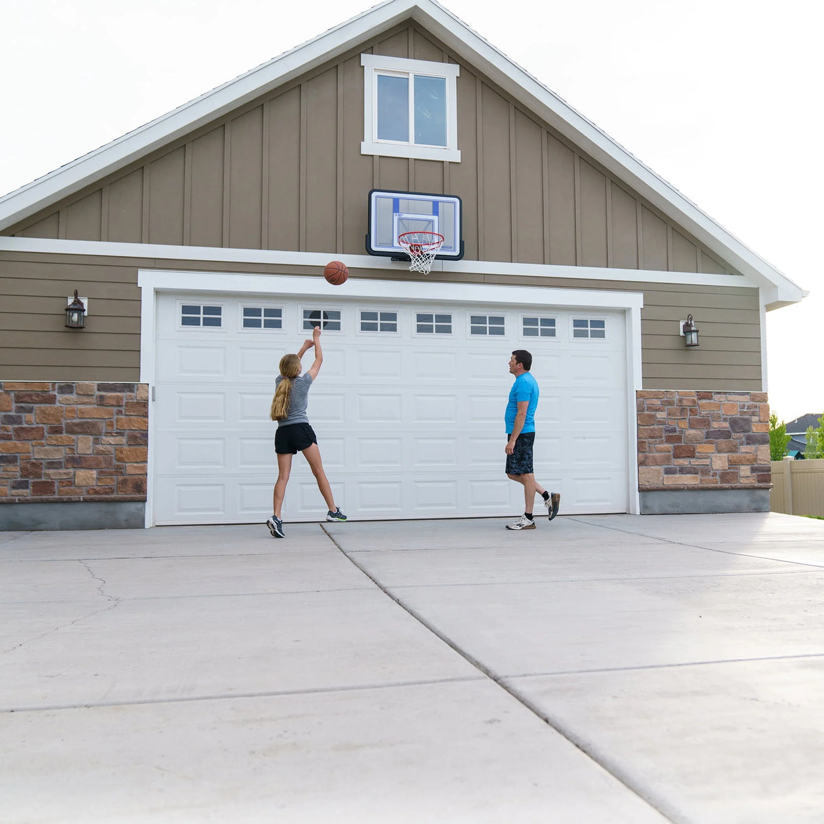 44 inch Polycarbonate Basketball Backboard and Rim Combo E308